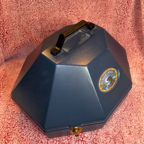 “Beaver Hats” Western Cowboy Hat Case Can Hard Plastic Blue Carry Case Handle - Picture 3 of 10